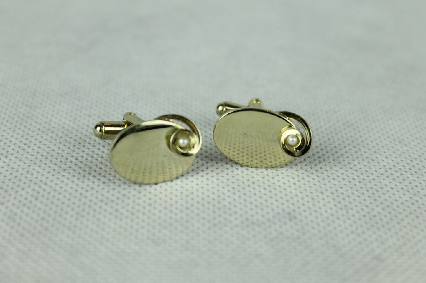 Vintage Gold Metal Oval Cufflinks Swirl Set Pearl