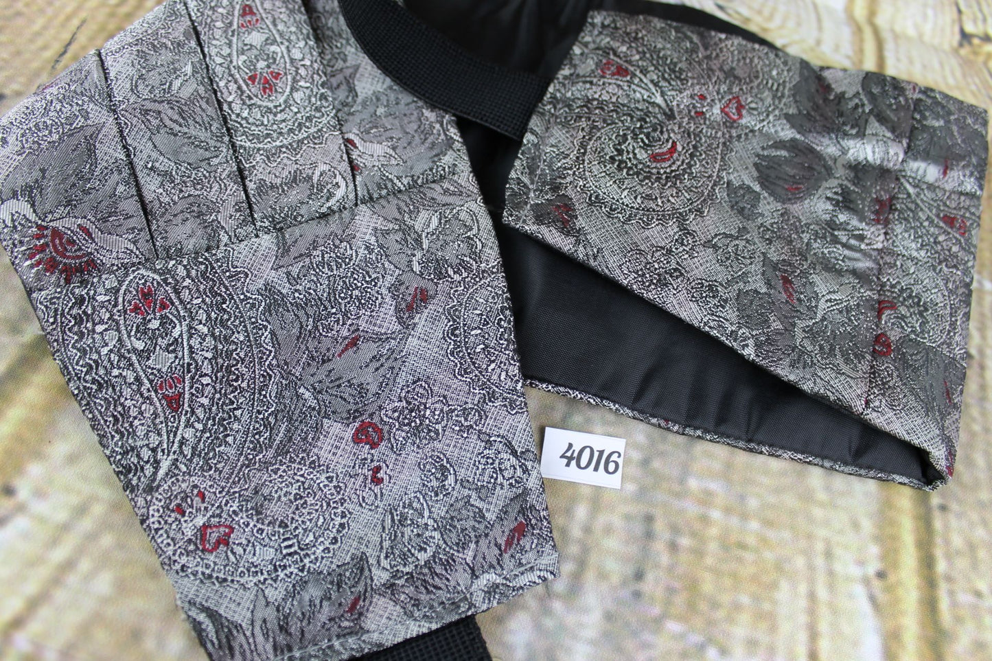 Silver Burgundy Paisley Jacquard Adjustable Pleated Cummerbund