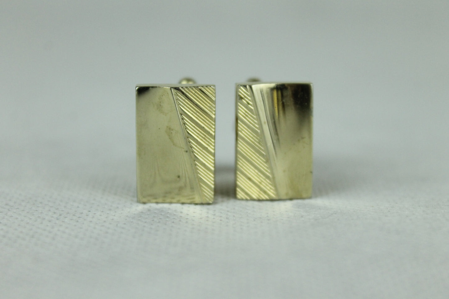 Vintage Gold Oblong Diagonal Stripe Polished Cuff Links