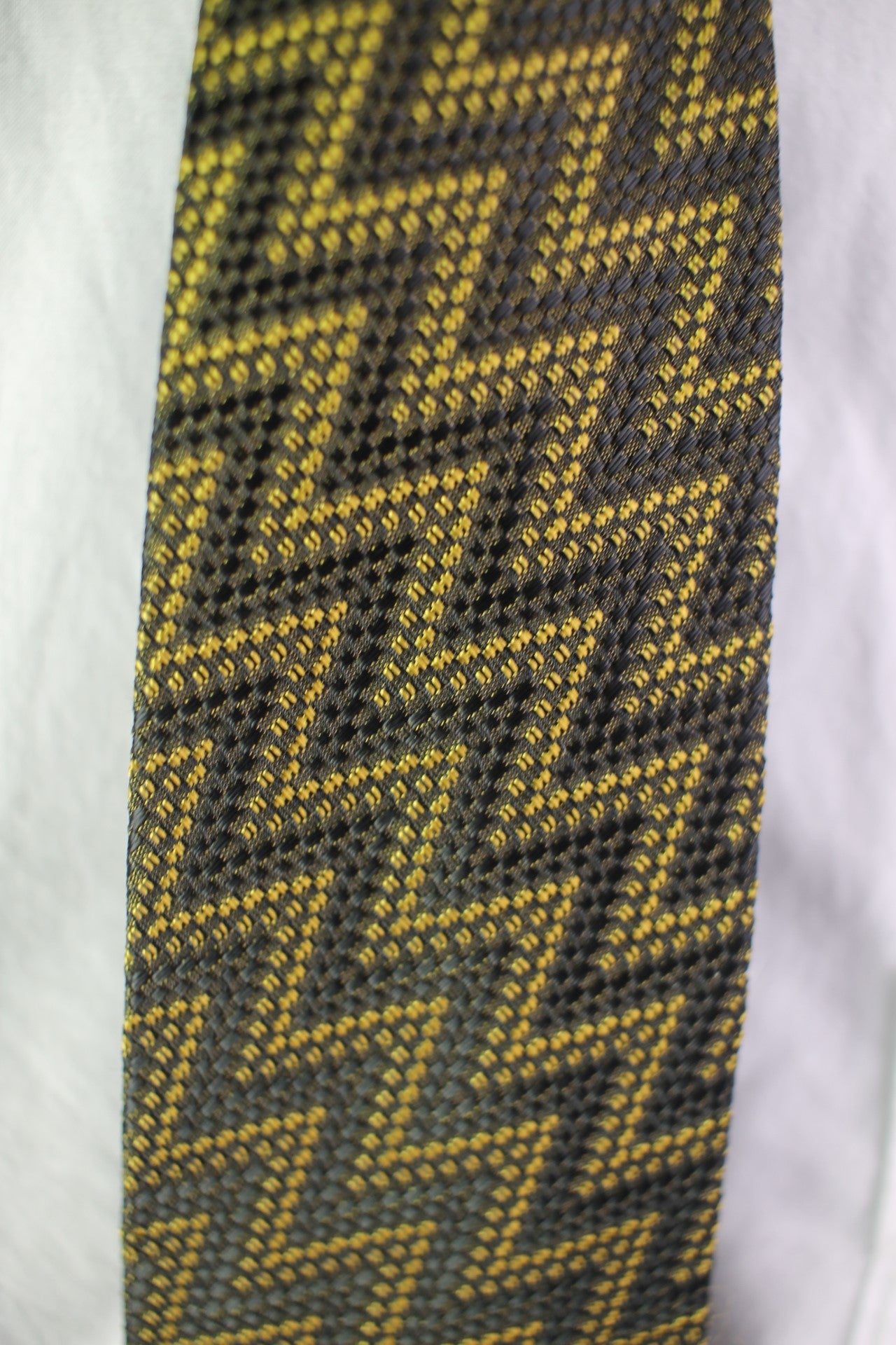 Vintage gold black zig zag pattern skinny tie