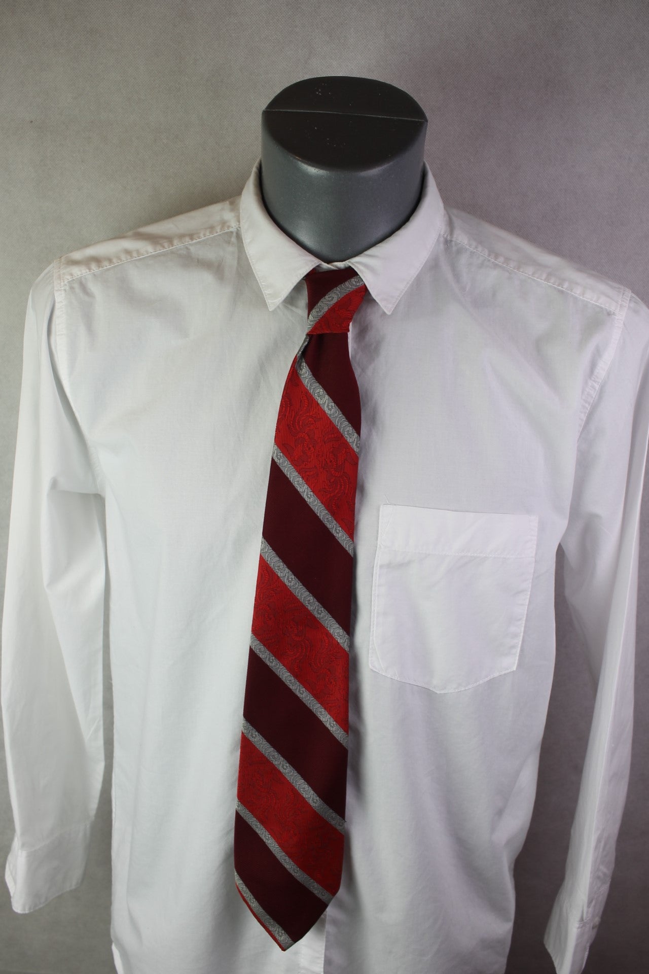 Vintage ILG'S Elizabeth 1950s burgundy silver red striped jacquard tie