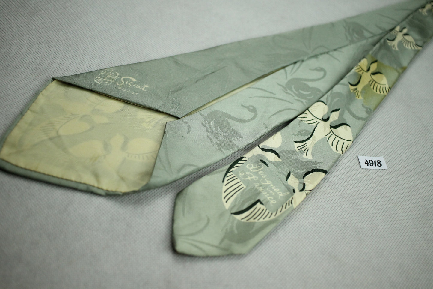 Vintage 1940s/50s Signet Peace Doves All Silk Jacquard Swing Tie