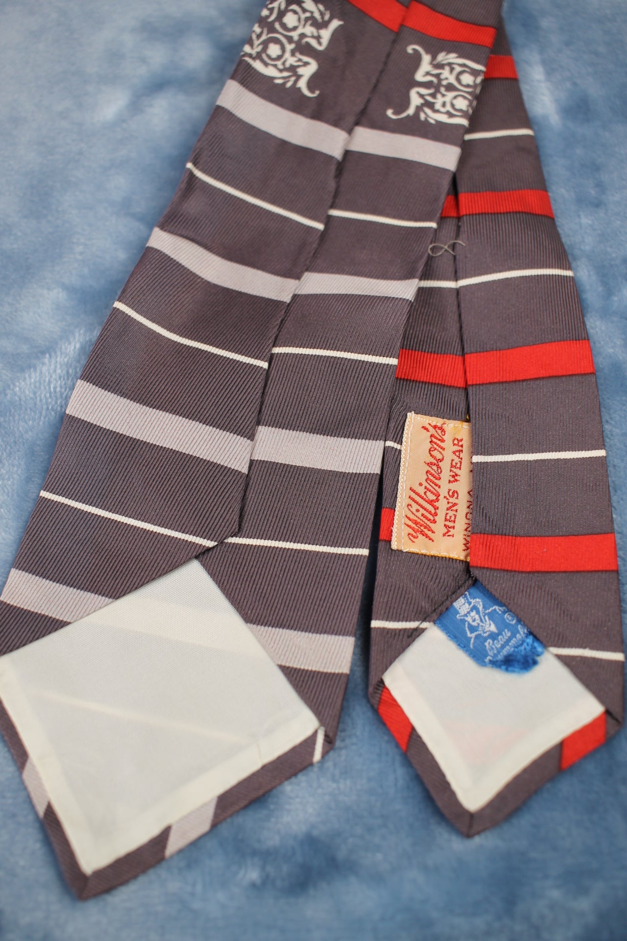 Vintage Wilkinsons Minn 1940s/50s silver red white striped tie