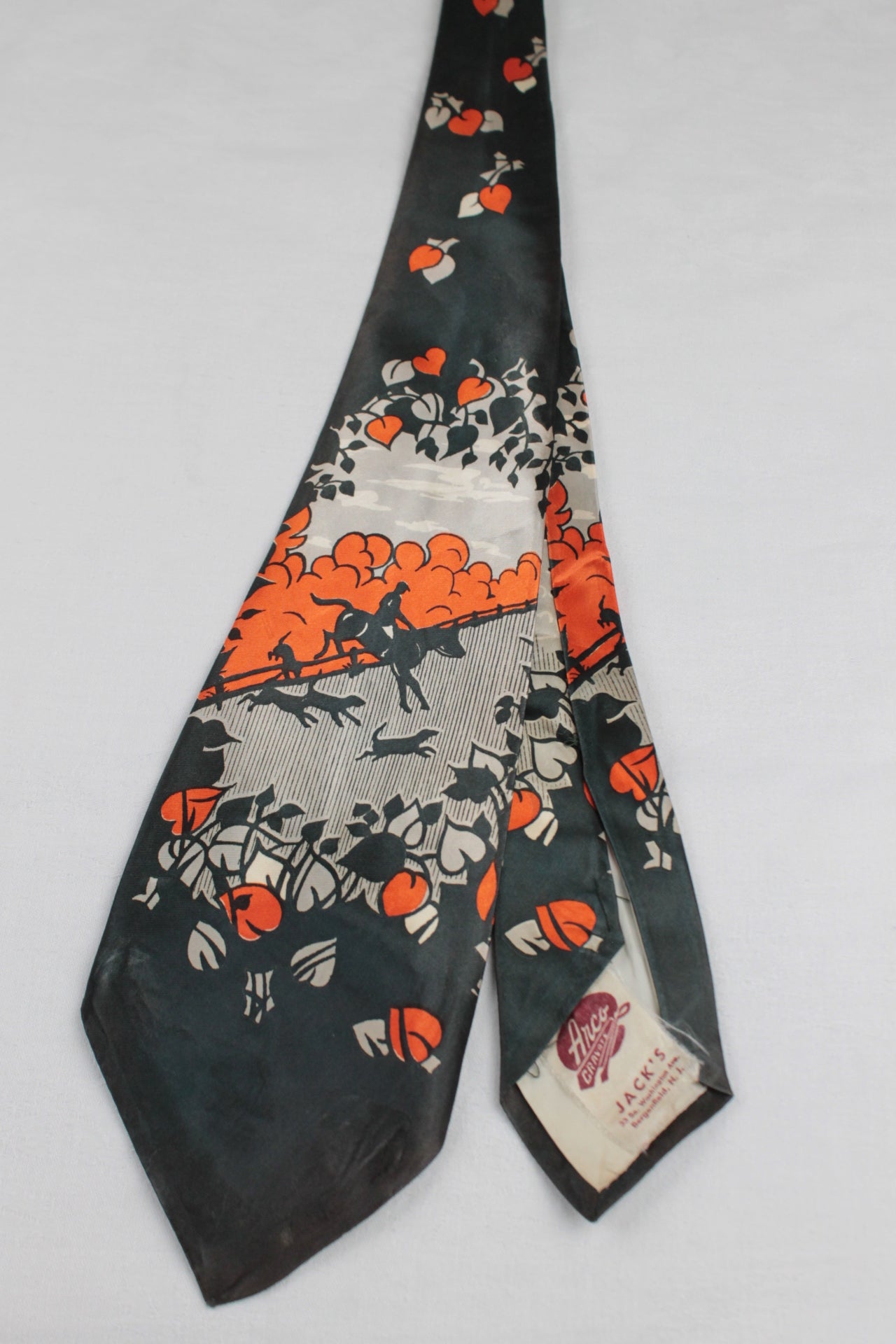 Vintage Arco Cravats hunting scene dark green orange swing tie