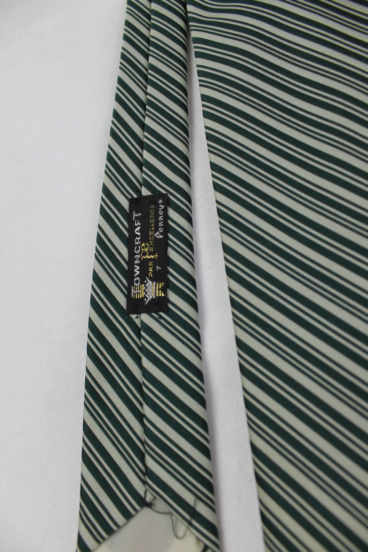 Vintage Towncraft Green Ivory Stripe Kipper Tie 1970s