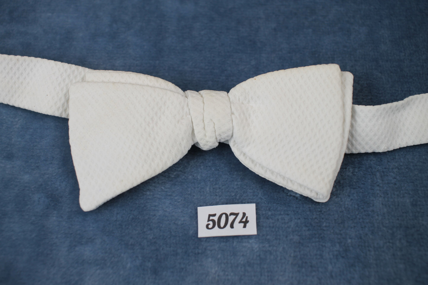 Vintage Ekco pre-tied white textured pattern bow tie