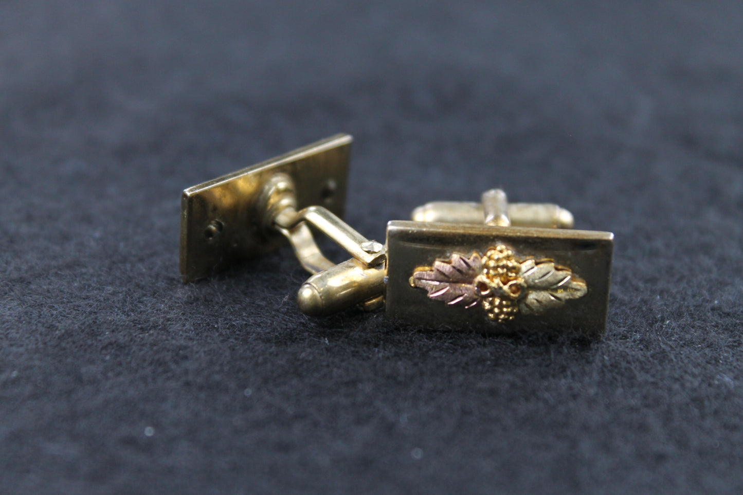 Vintage Anson Black Hills Gold Leaf Cufflinks