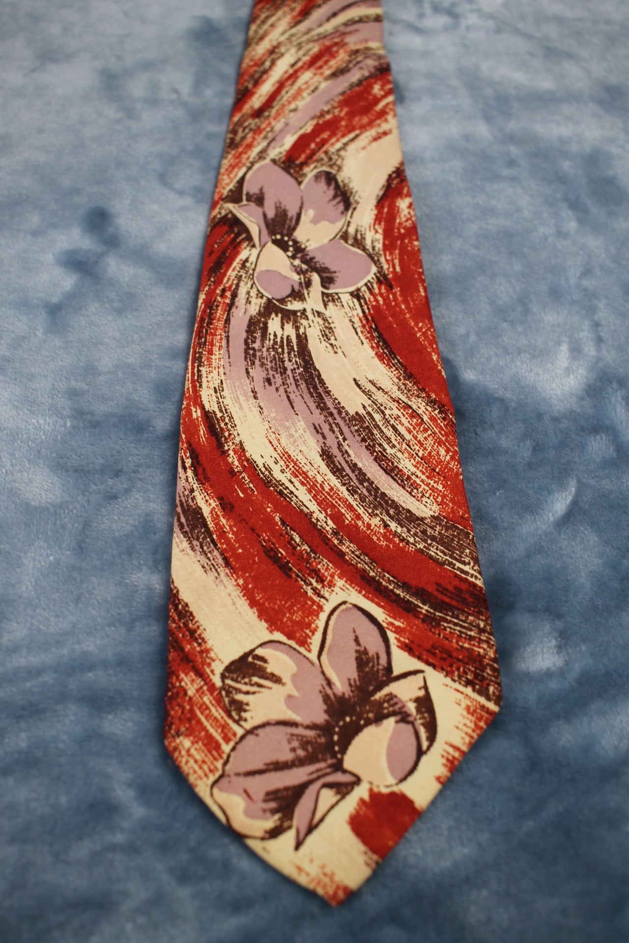 Vintage1940s/50s red lilac cream floral pattern swing tie