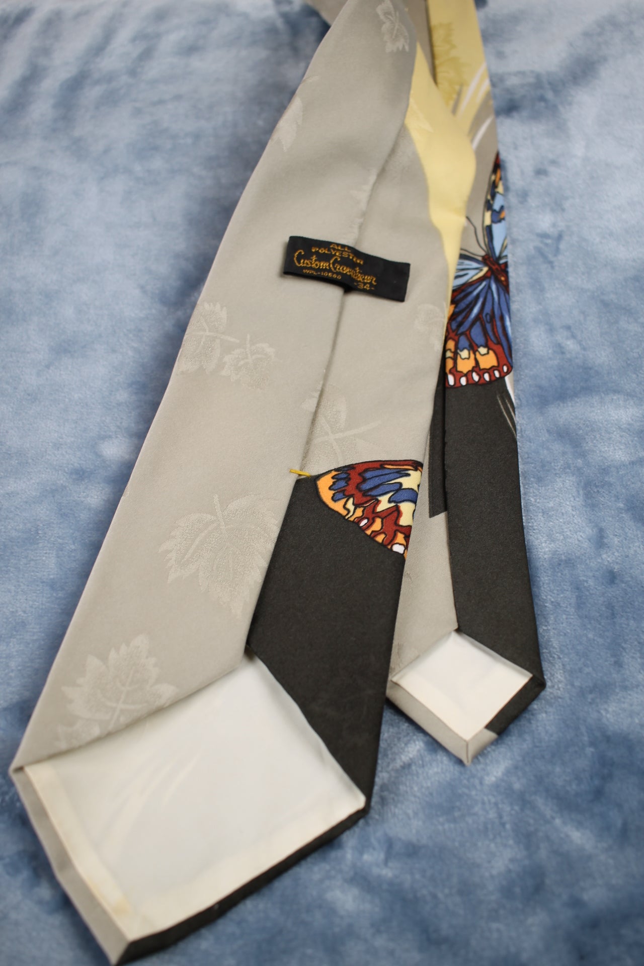 Vintage Custom Cravateur 1950s/60s grey yellow black butterfly pattern wide tie