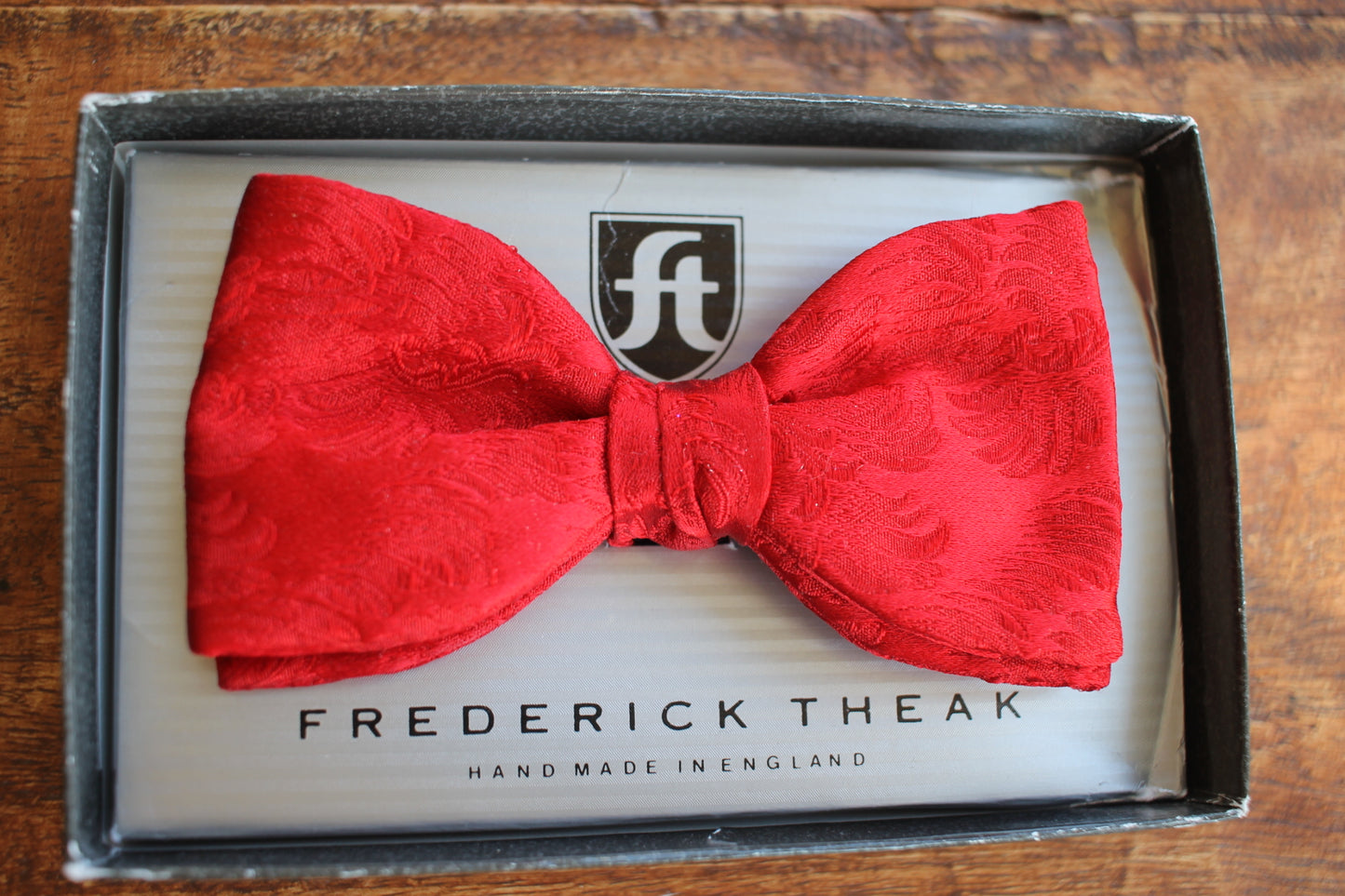 Vintage Frederick Theak pure silk pre-tied red jacquard bow tie adjustable