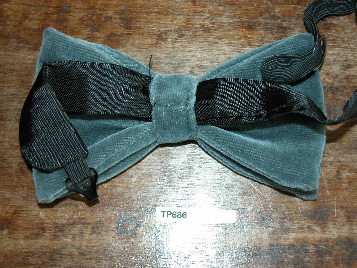 Vintage 1970s Pre Tied Bow Tie Grey Velvet Adjustable