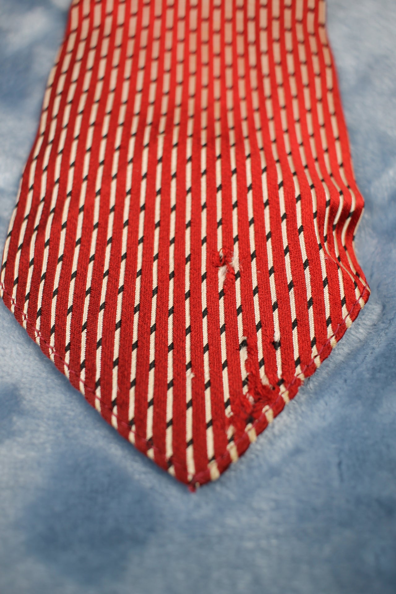 Vintage Parisian NZ 1940s/50s red white black lines pattern swing tie