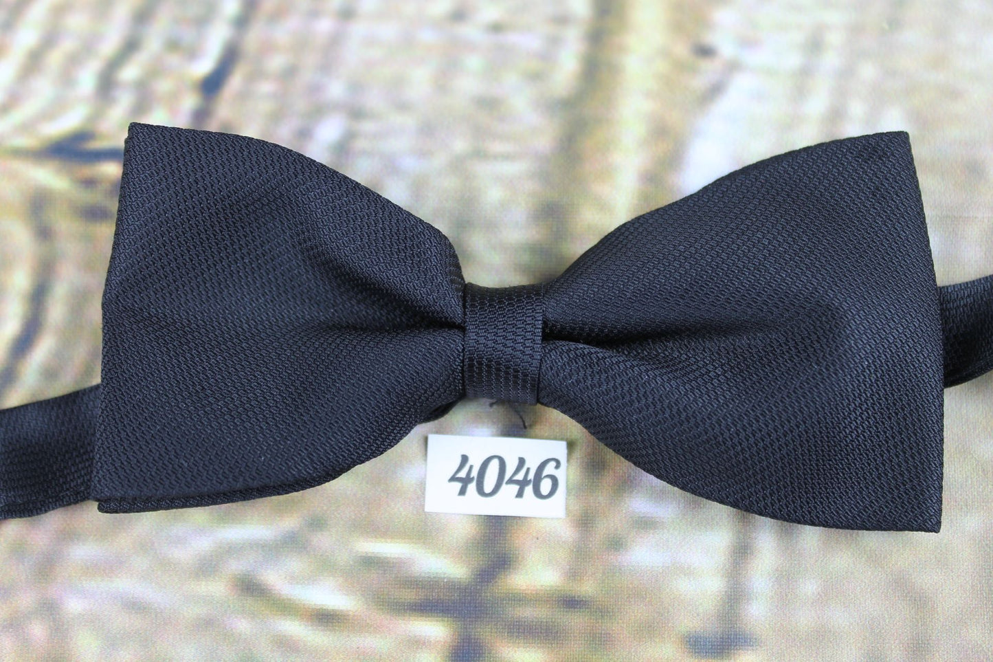 Vintage Classic Black Pre-Tied Bow Tie One Size Fits All