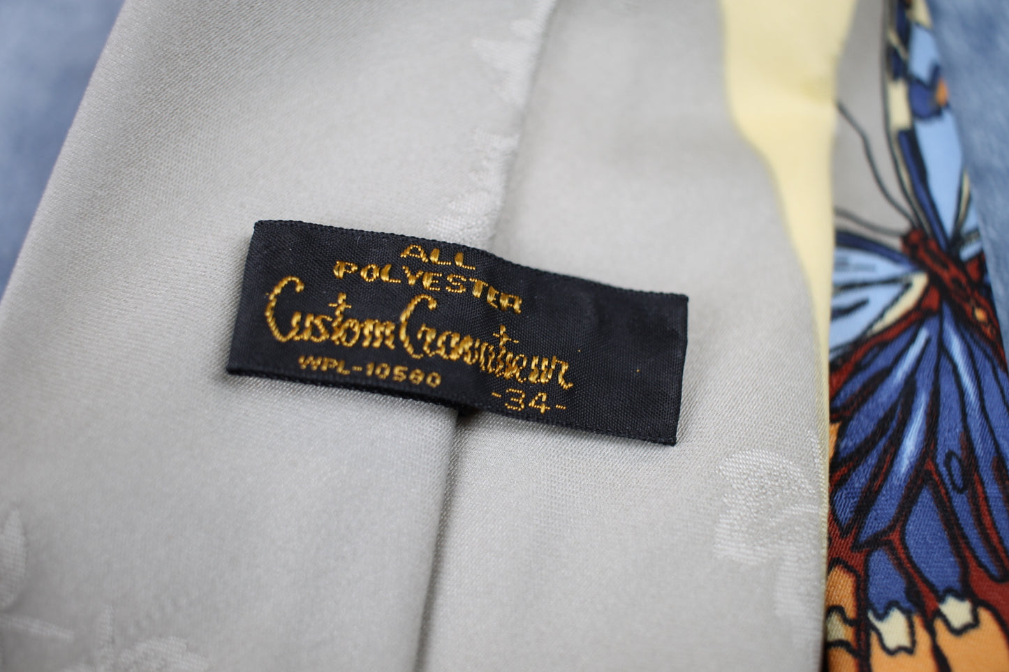 Vintage Custom Cravateur 1950s/60s grey yellow black butterfly pattern wide tie
