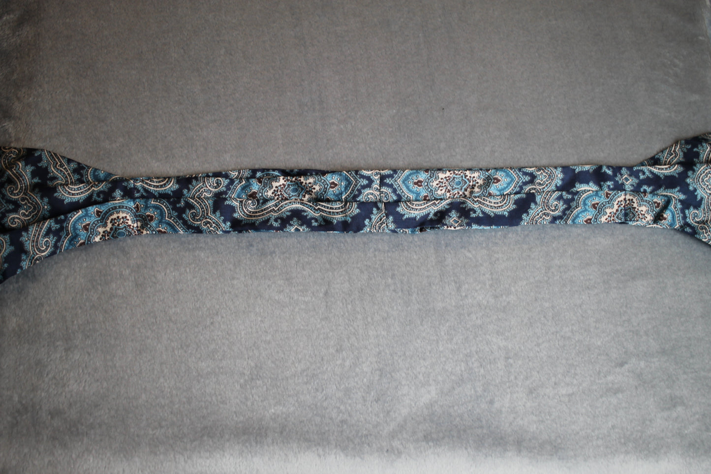 Vintage 2 tone blue black patterned cravat retro mod