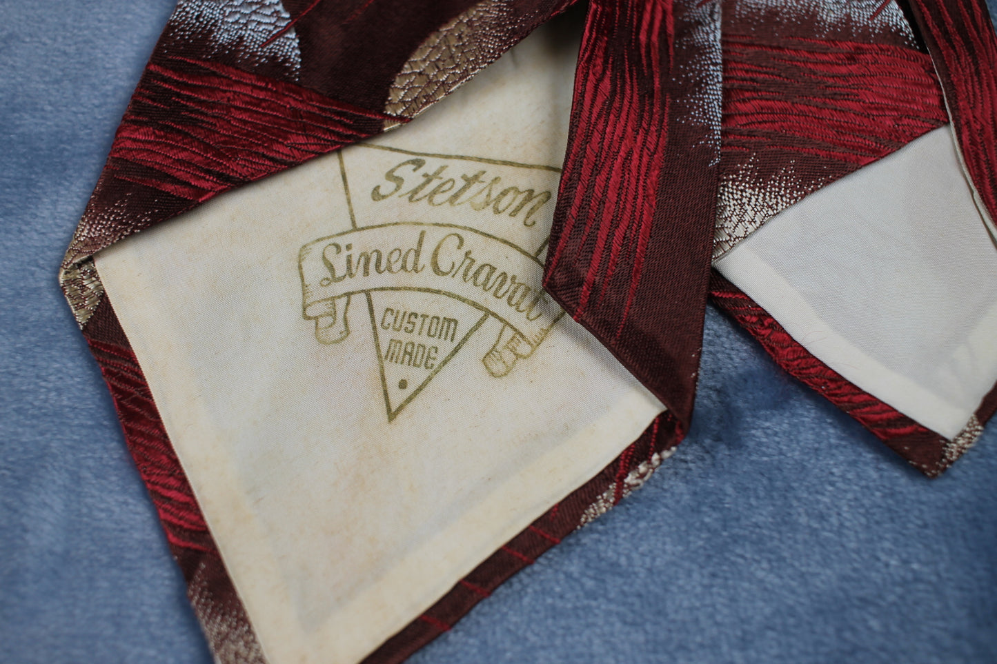 Vintage Stetson 1940s/50s red brown silver pattern swing tie