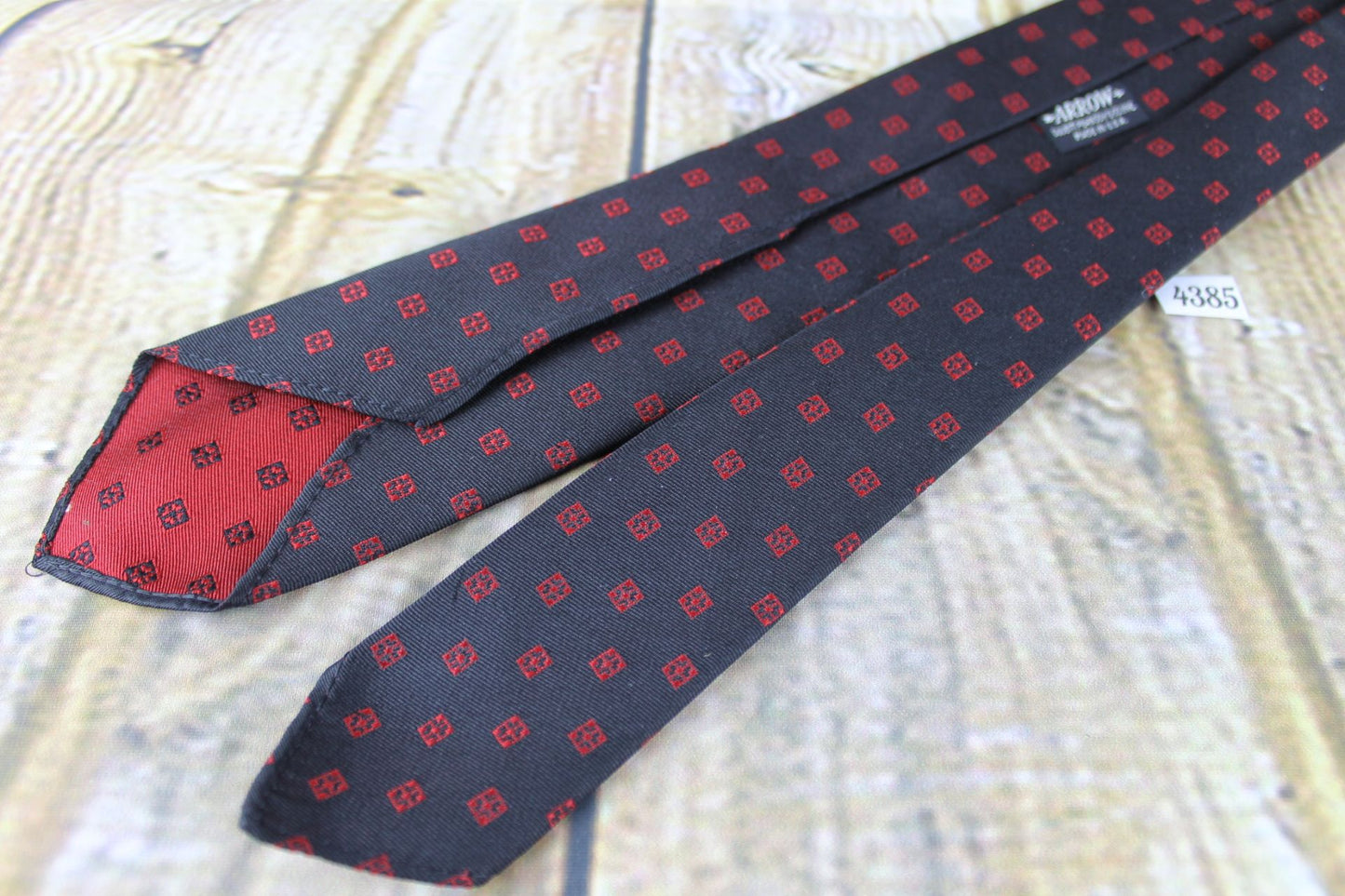 Vintage Arrow Black Burgundy Pattern Narrow Skinny Jim Mod Era Tie 1960s