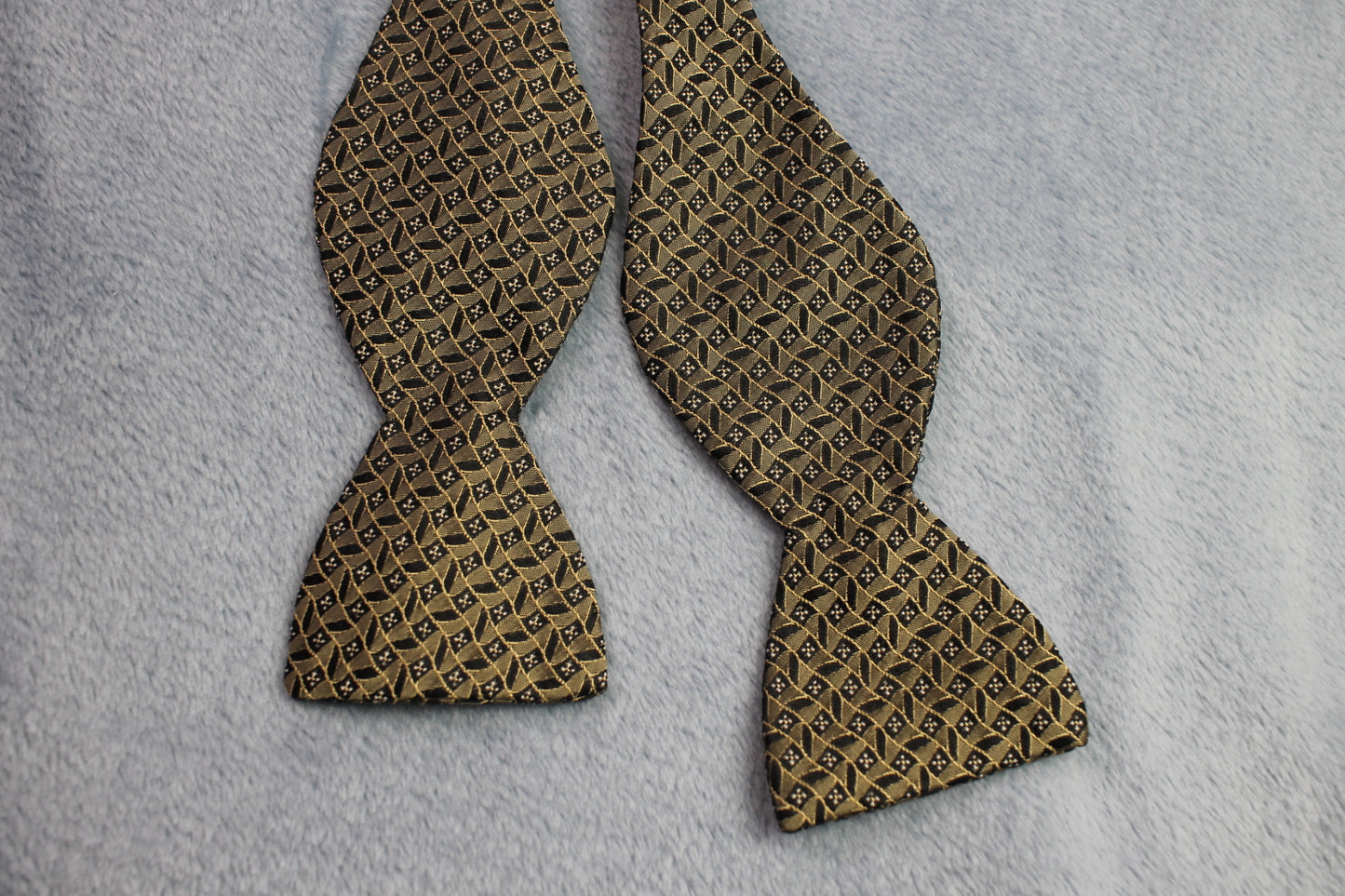 Vintage Preti Boyds self tie thistle end gold black pattern bow tie adjustable