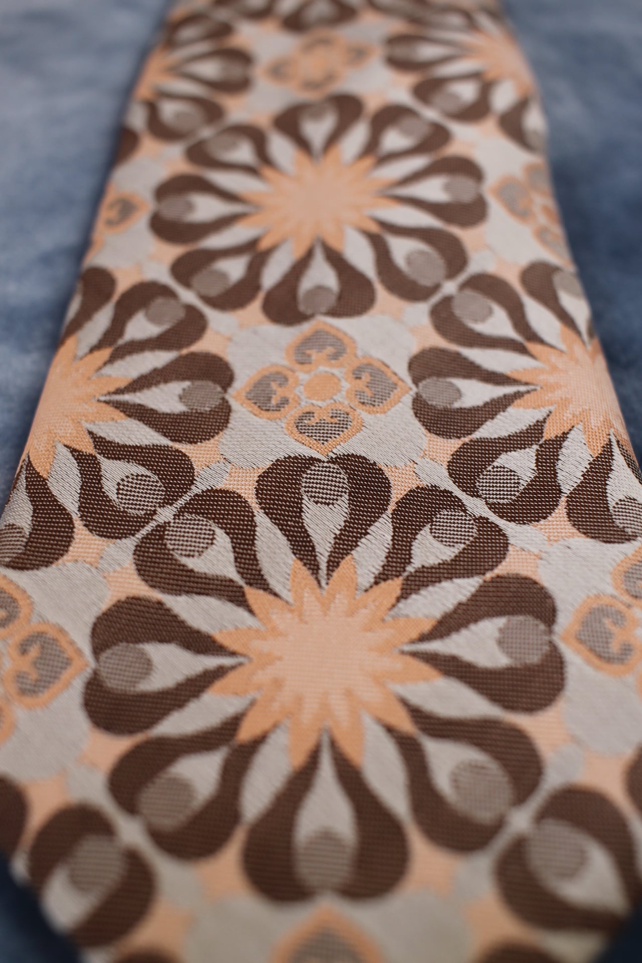 Vintage Tootal 1960s peach brown floral pattern kipper tie