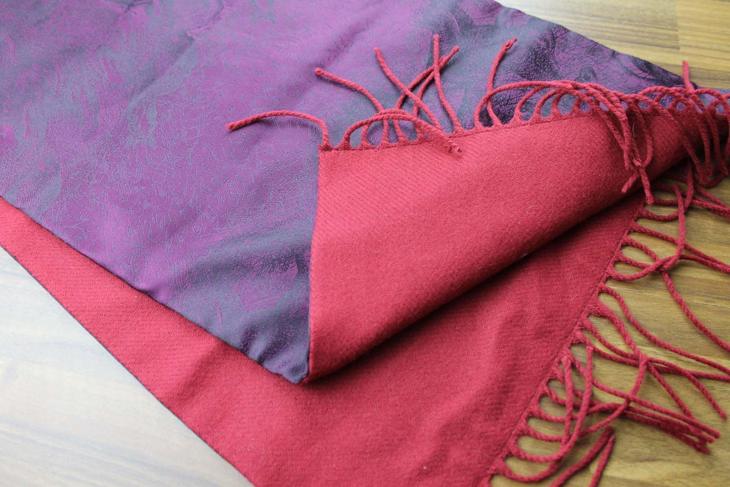 Vintage Mens Horse Print Reversible Fringed Scarf Burgundy Purple Retro Mod