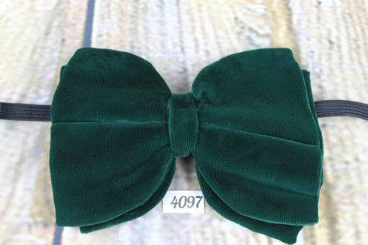 Vintage 1970s Emerald Green Velvet Pre-Tied Bow Tie Adjustable