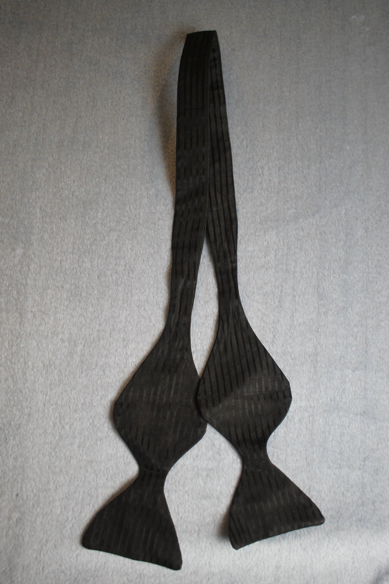 Vintage self tie thistle end classic black striped bow tie