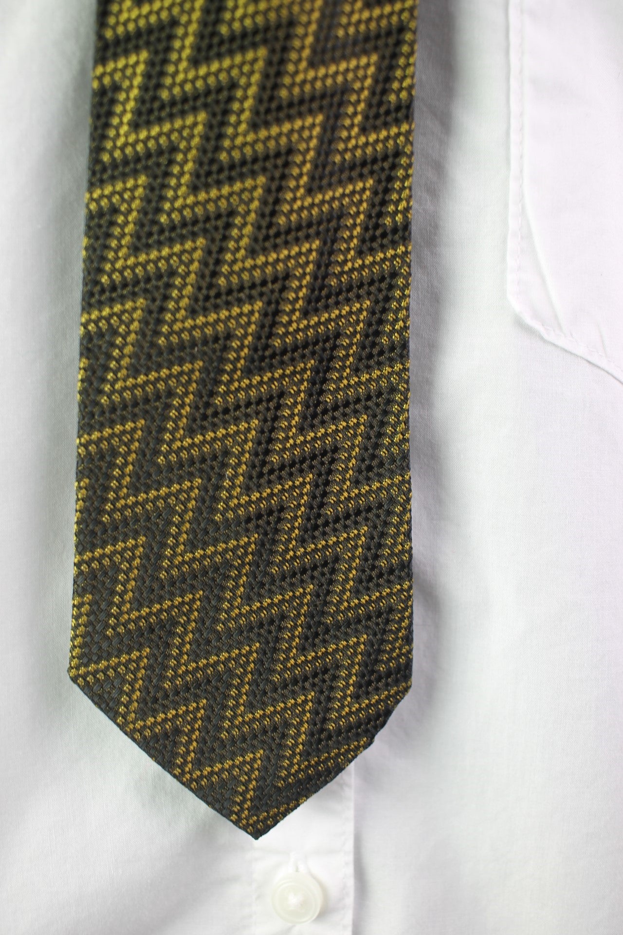 Vintage gold black zig zag pattern skinny tie