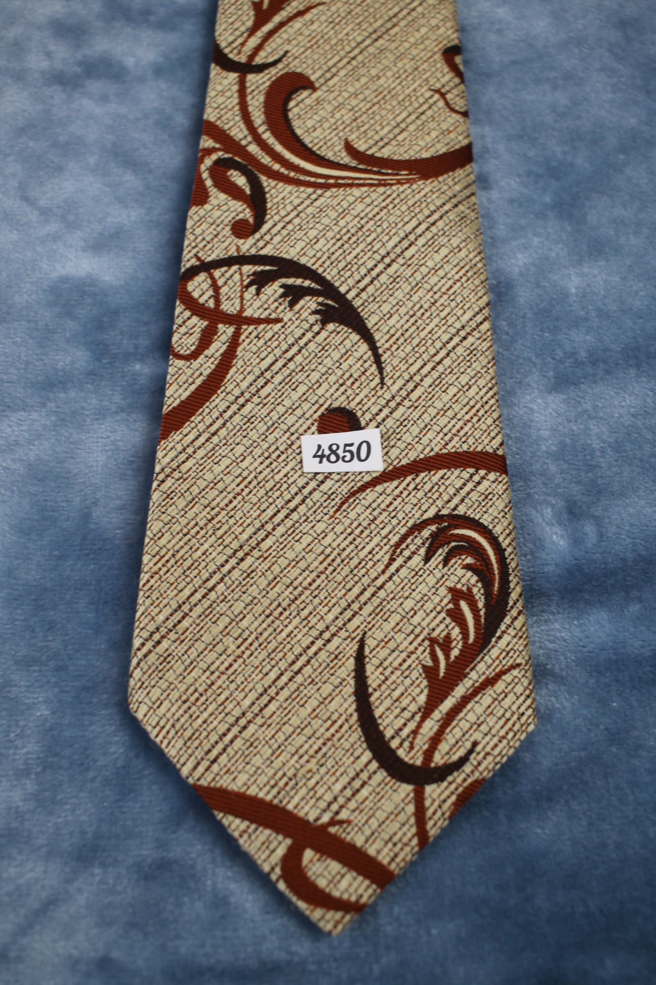 Vintage Tootal 1960s brown bronze beige pattern kipper tie