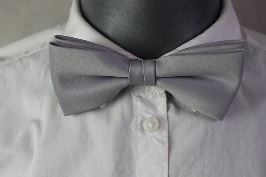 Vintage pre-tied silver grey bow tie adjustable still in box