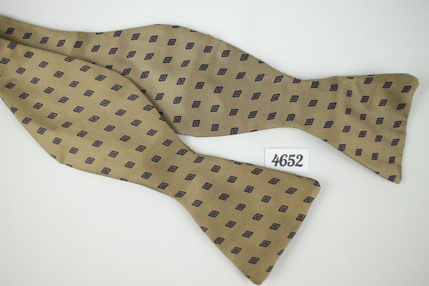 Mink Squares Pattern Self Tie Straight End Thistle Bow Tie