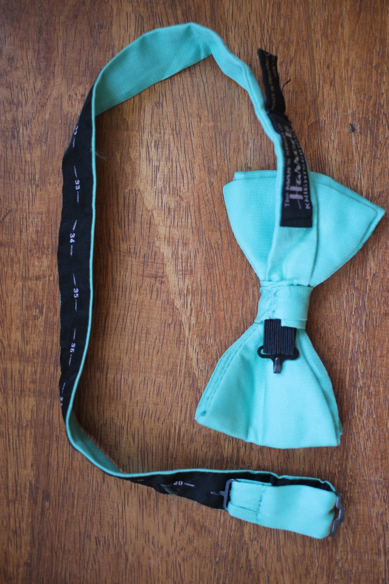Vintage Harrods Knightsbridge pre-tied bow tie mint green adjustable