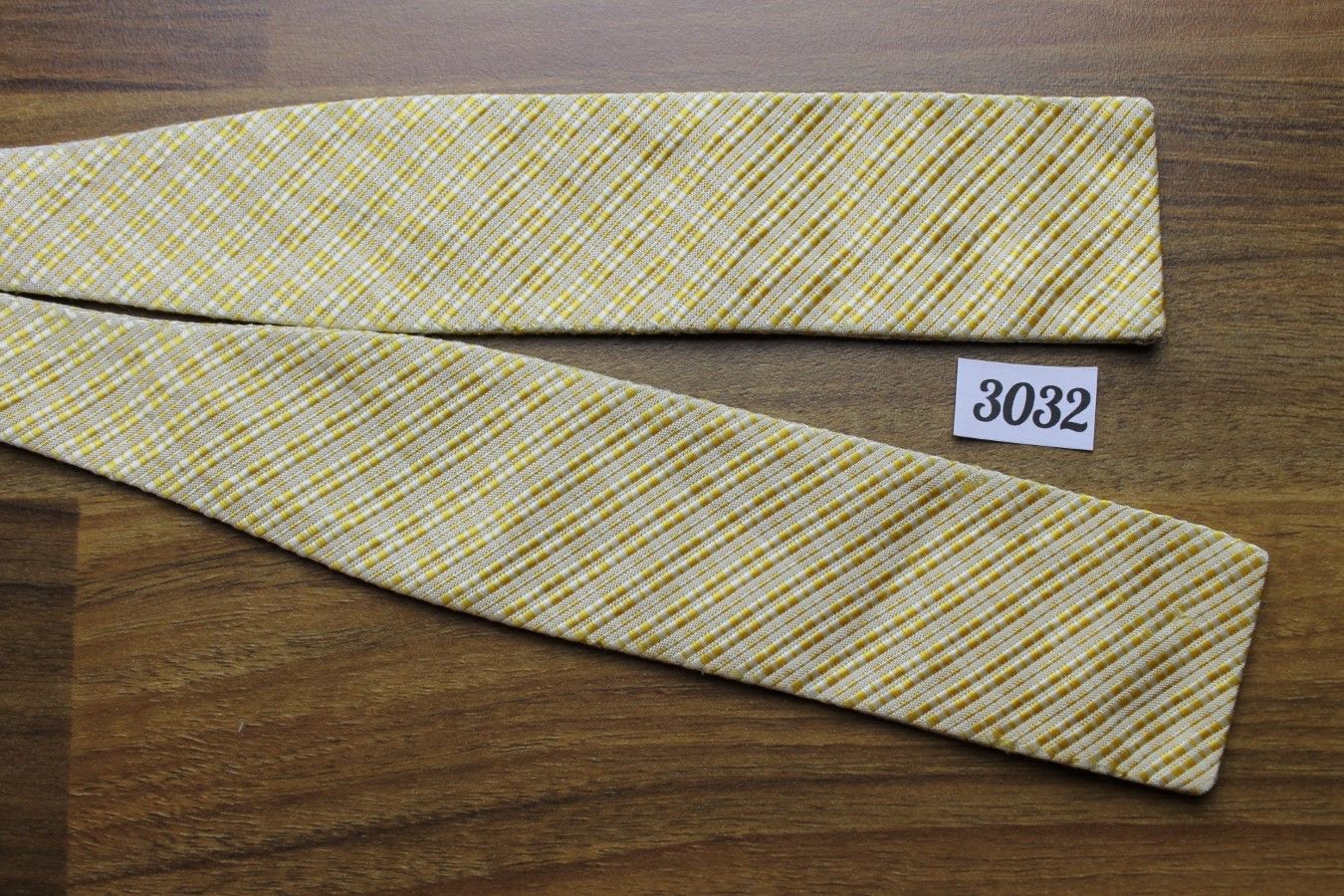Vintage Self Tie Bow Tie Square End Paddle Gold Cream Textured