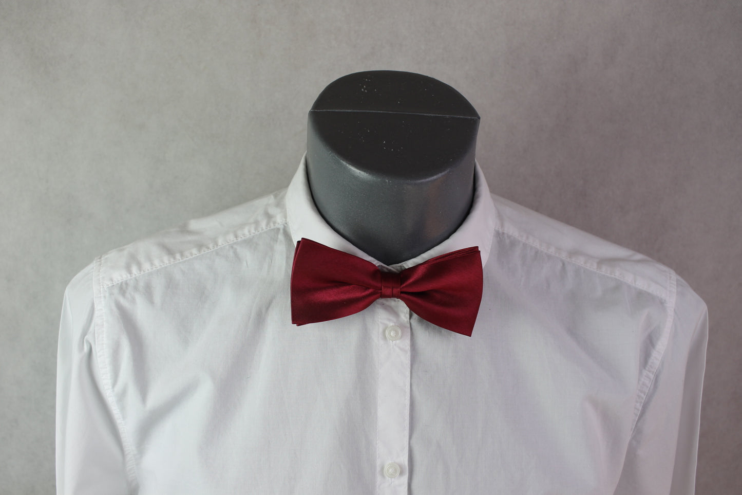 Vintage pre-tied deep red bow tie adjustable still in box