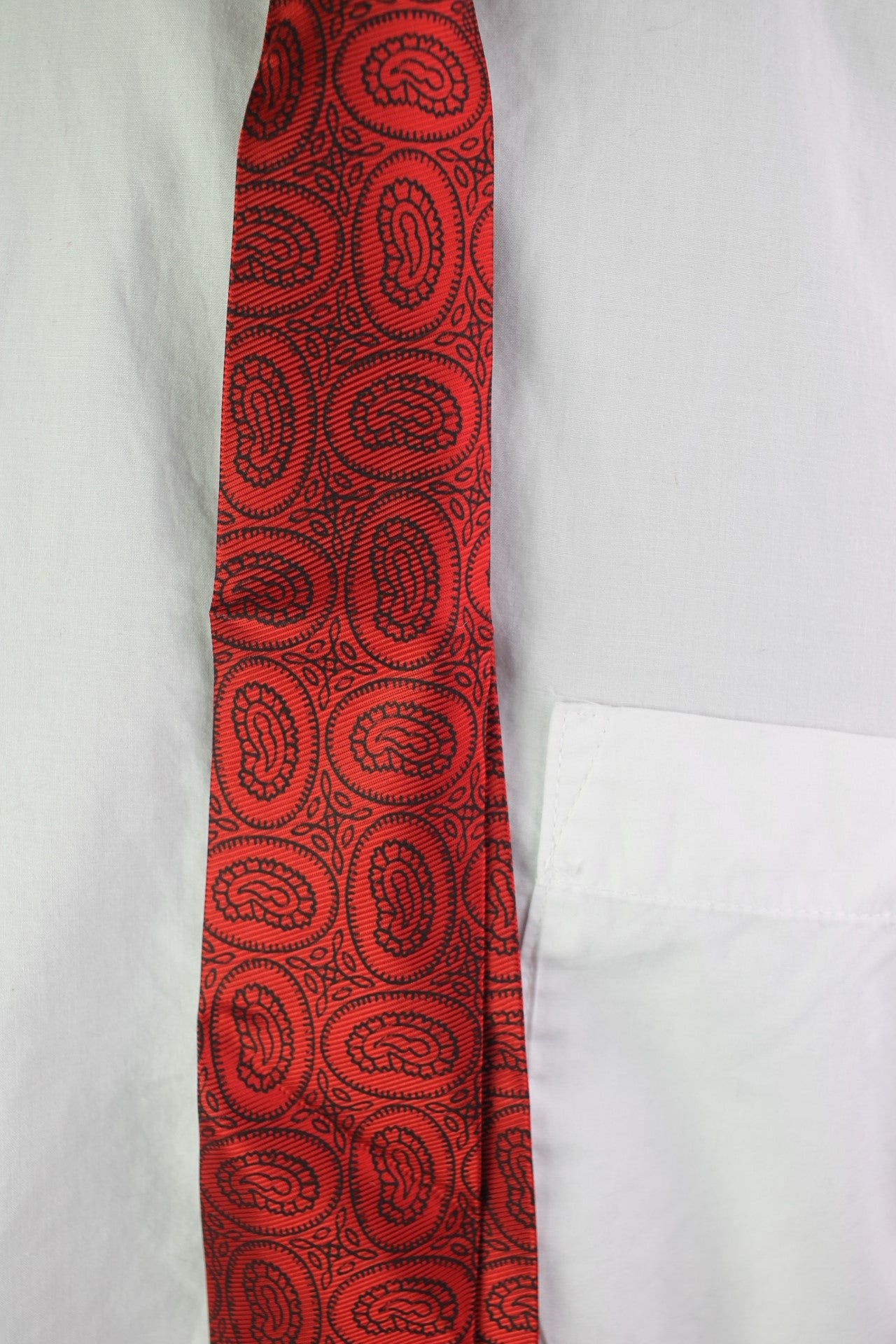 Vintage red black circles pattern skinny tie