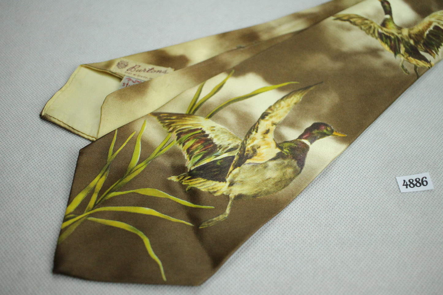 Vintage 1950s/60s Carholm Hunter's Delight Flying Ducks Swing Tie