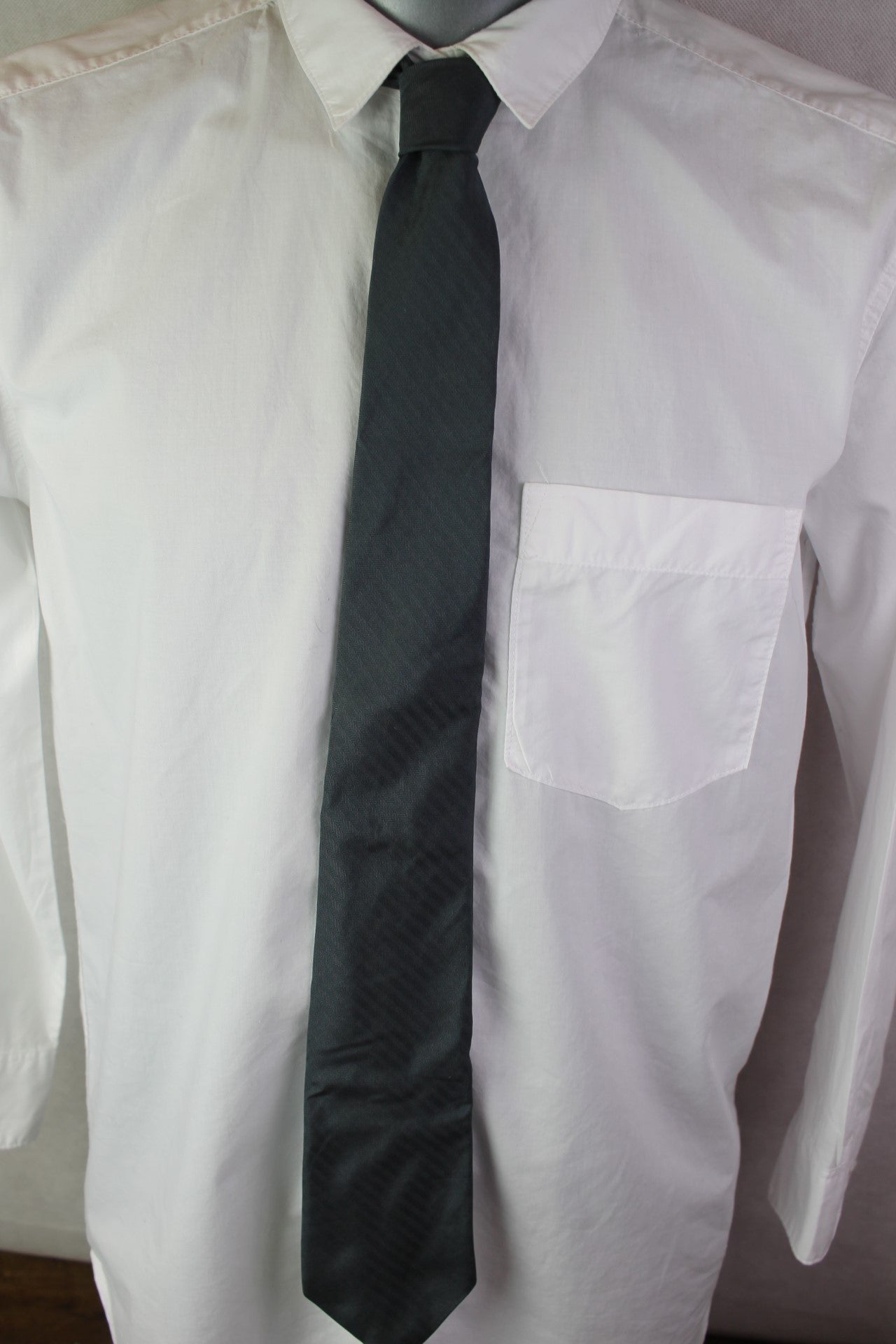 Vintage Calvin Klein 100% silk dark blue navy tie