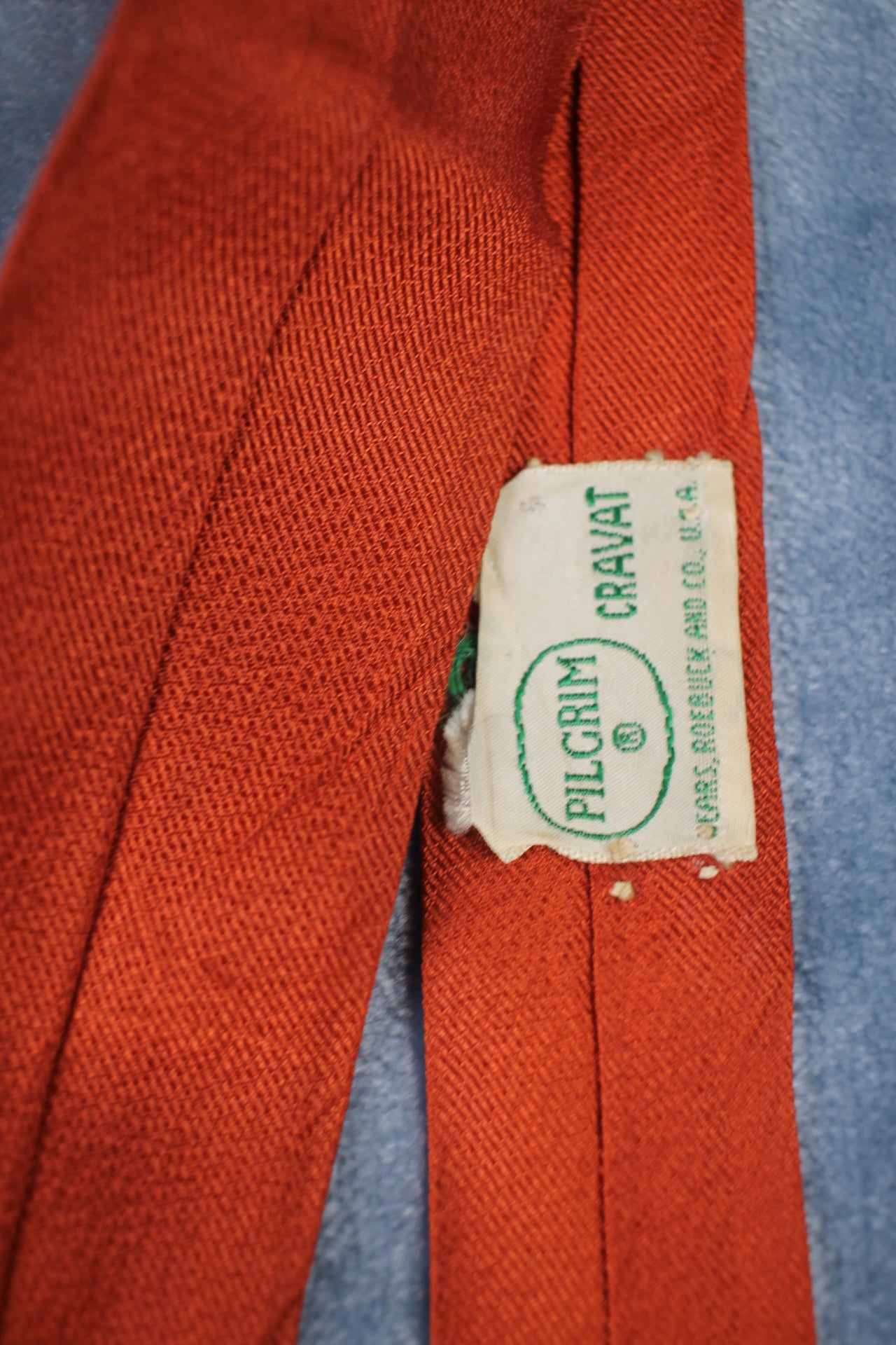 Vintage Pilgrim Roebuck & Co 1940s/50s burnt orange K motif tie