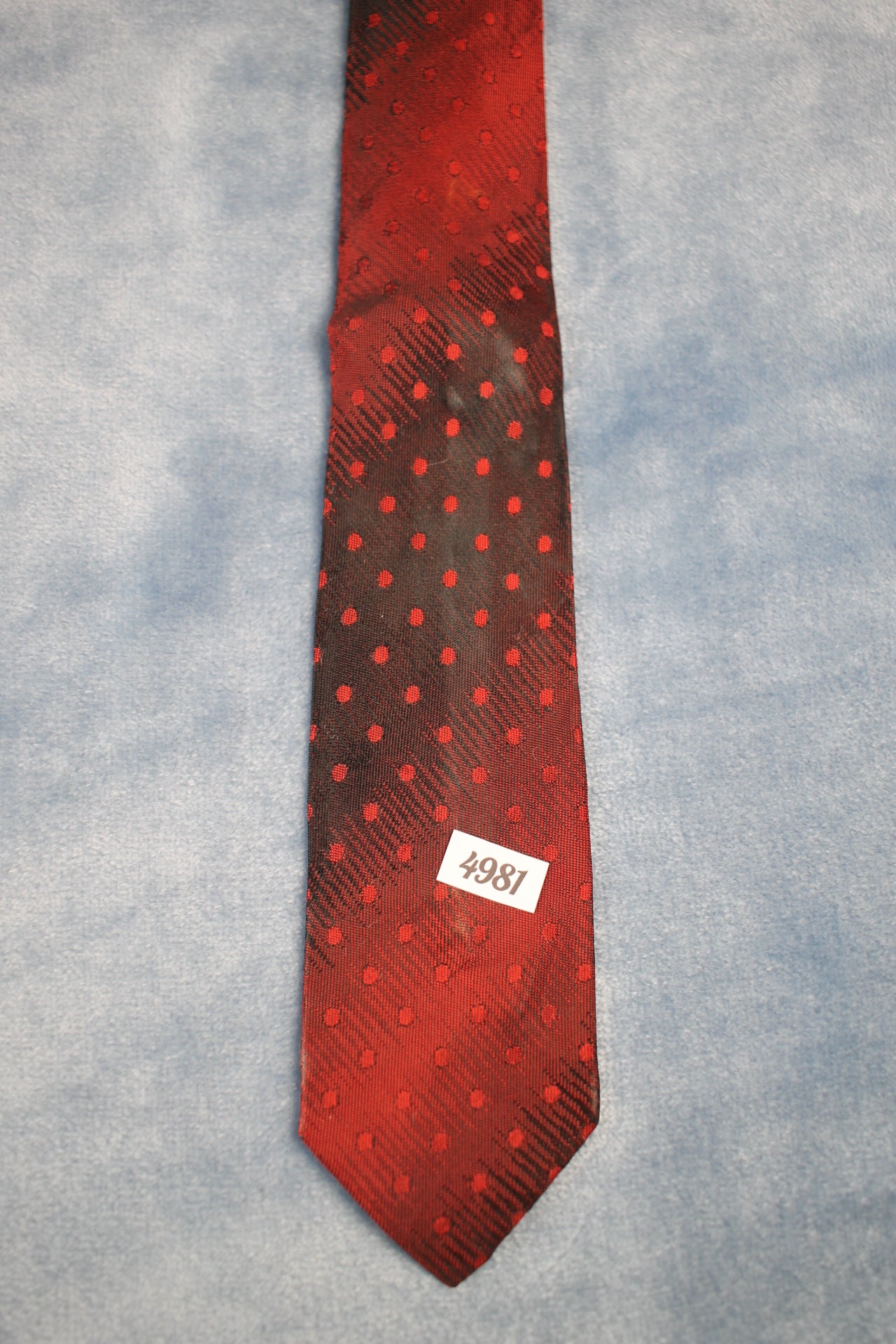 Vintage Wembley 1940s/50s red black dot fade out pattern skinny tie