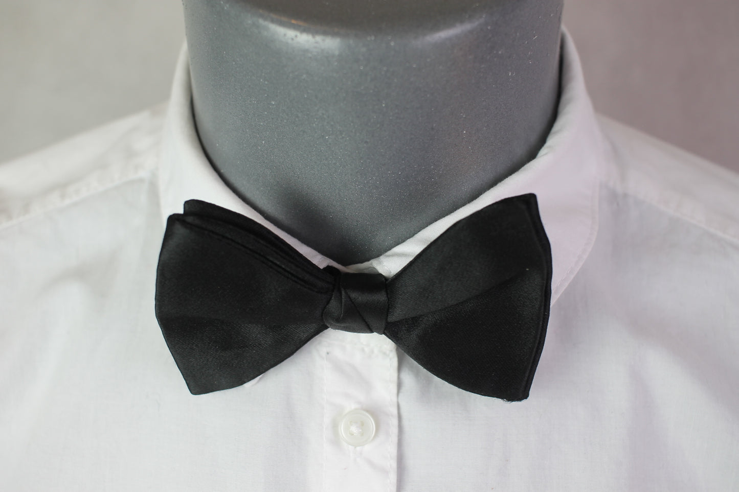 Vintage Akco pre-tied black classic bow tie adjustable