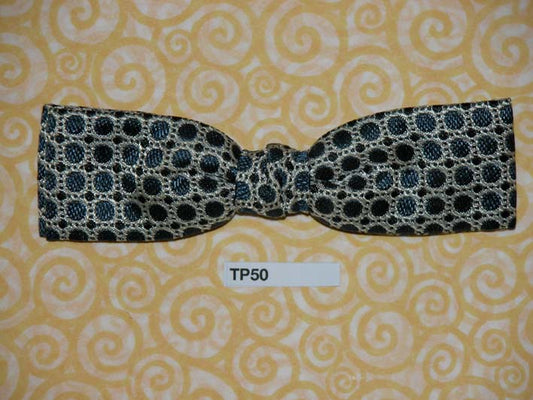Vintage 1950s Royal U.S.A blue silver square end Clip On Bow Tie