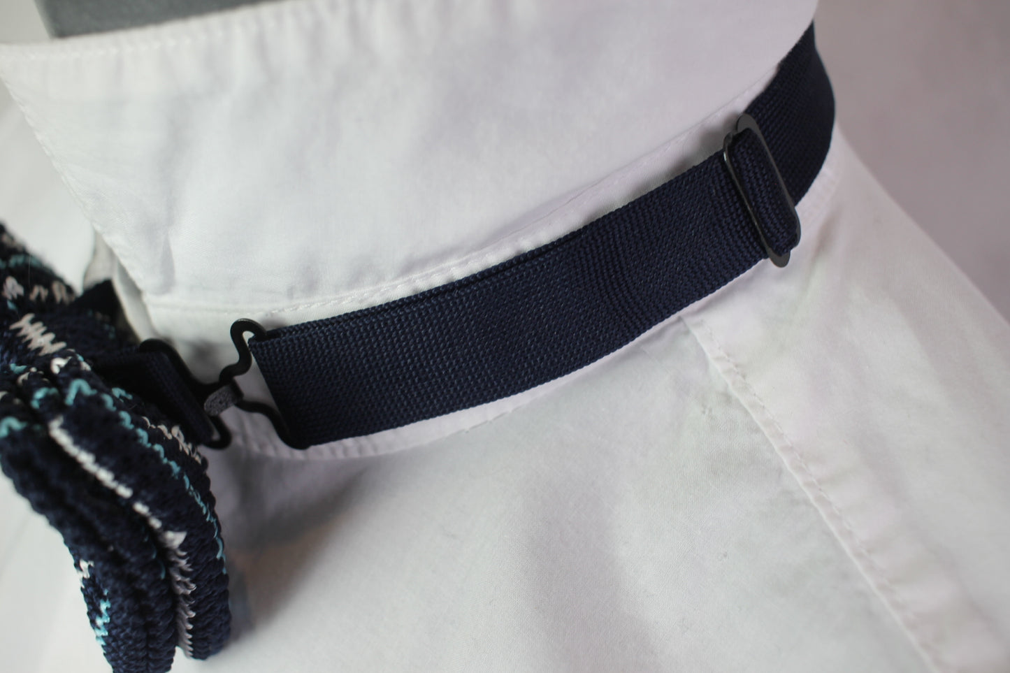 Vintage pre-tied blue white striped pattern bow tie adjustable