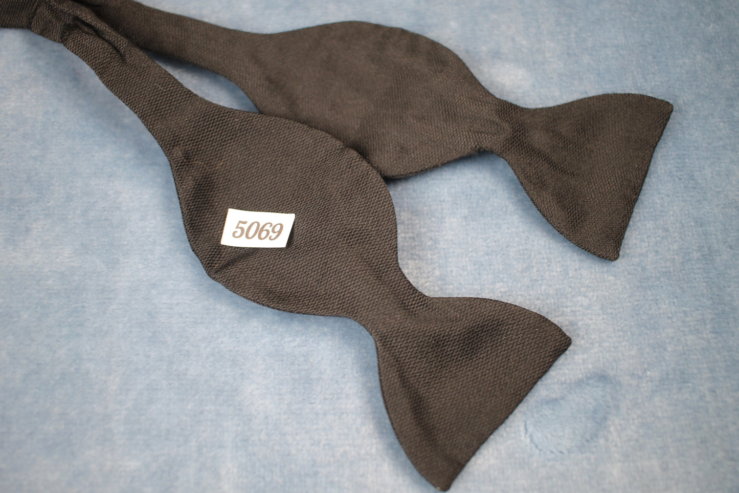 Vintage self tie thistle end black bow tie