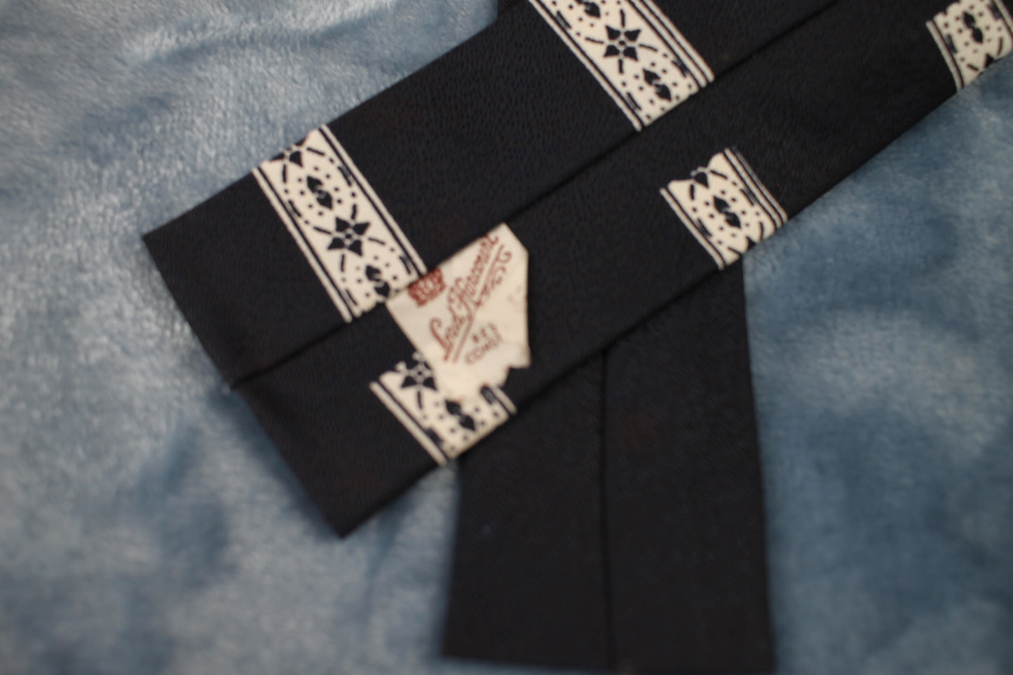 Vintage Lord Harcount Dark Blue White Pattern Square cut Skinny Tie 1940s/50s