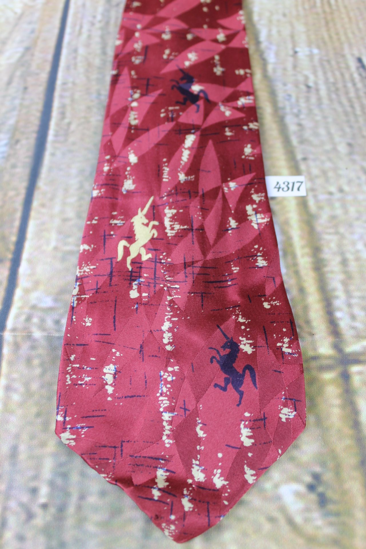 Superb Vintage 1940s/1950s Rothschild Pure Silk Burgundy Unicorn Tie Lindy hop Swing Zoot Suit Rat Pack