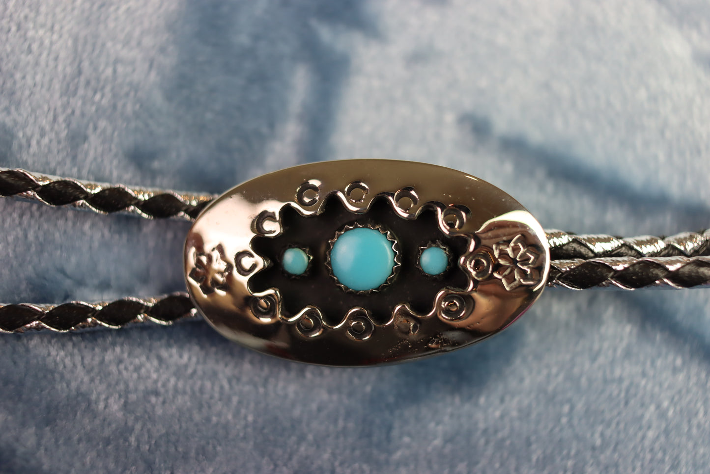 Vintage Silver Oval 3 Blue Stone Bolo Western Tie