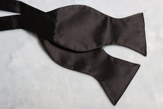 Black Satin Traditional Thistle Bow Tie