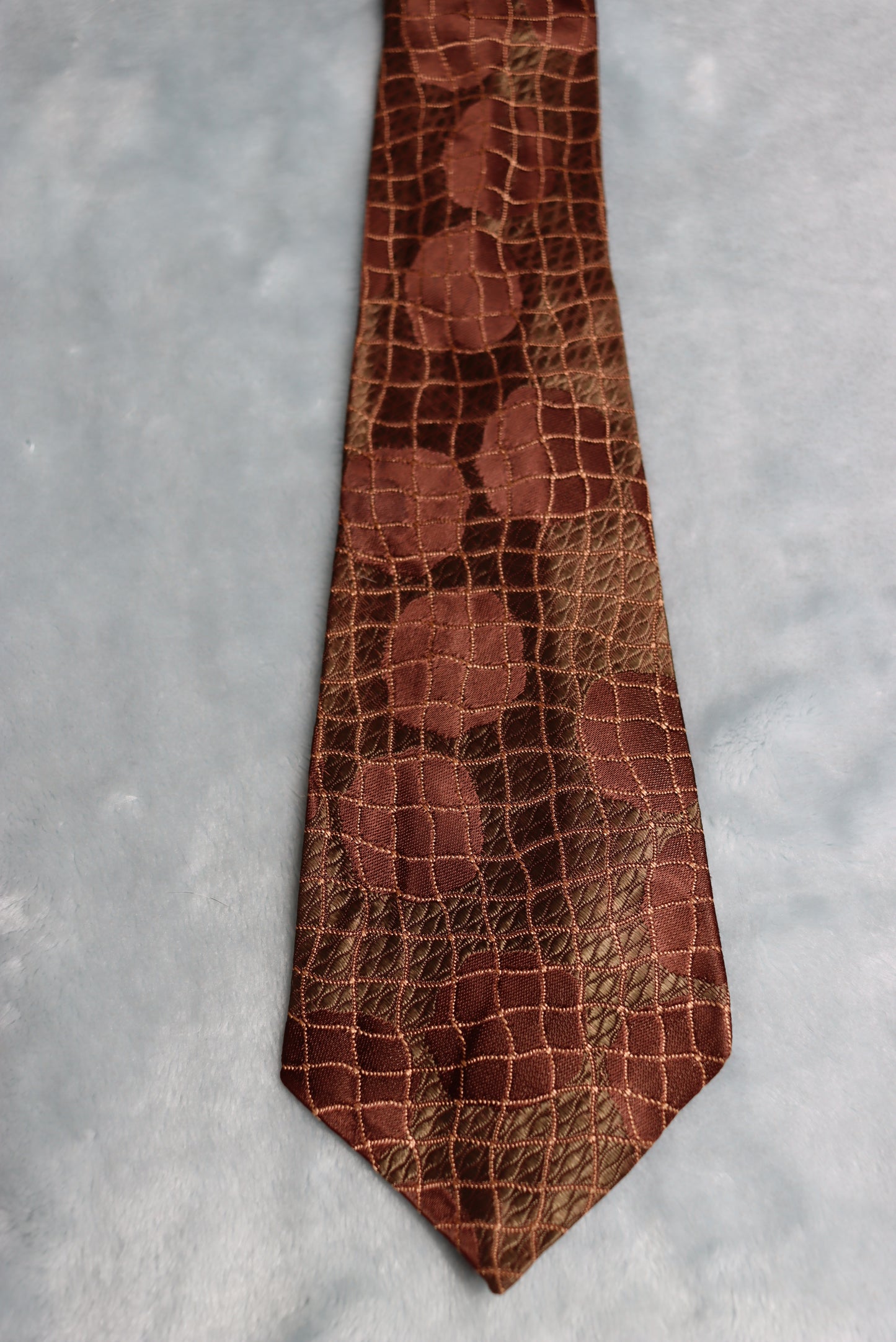 Vintage 1930s/40s Brown Moiré Circles and Mesh Design Swing Tie