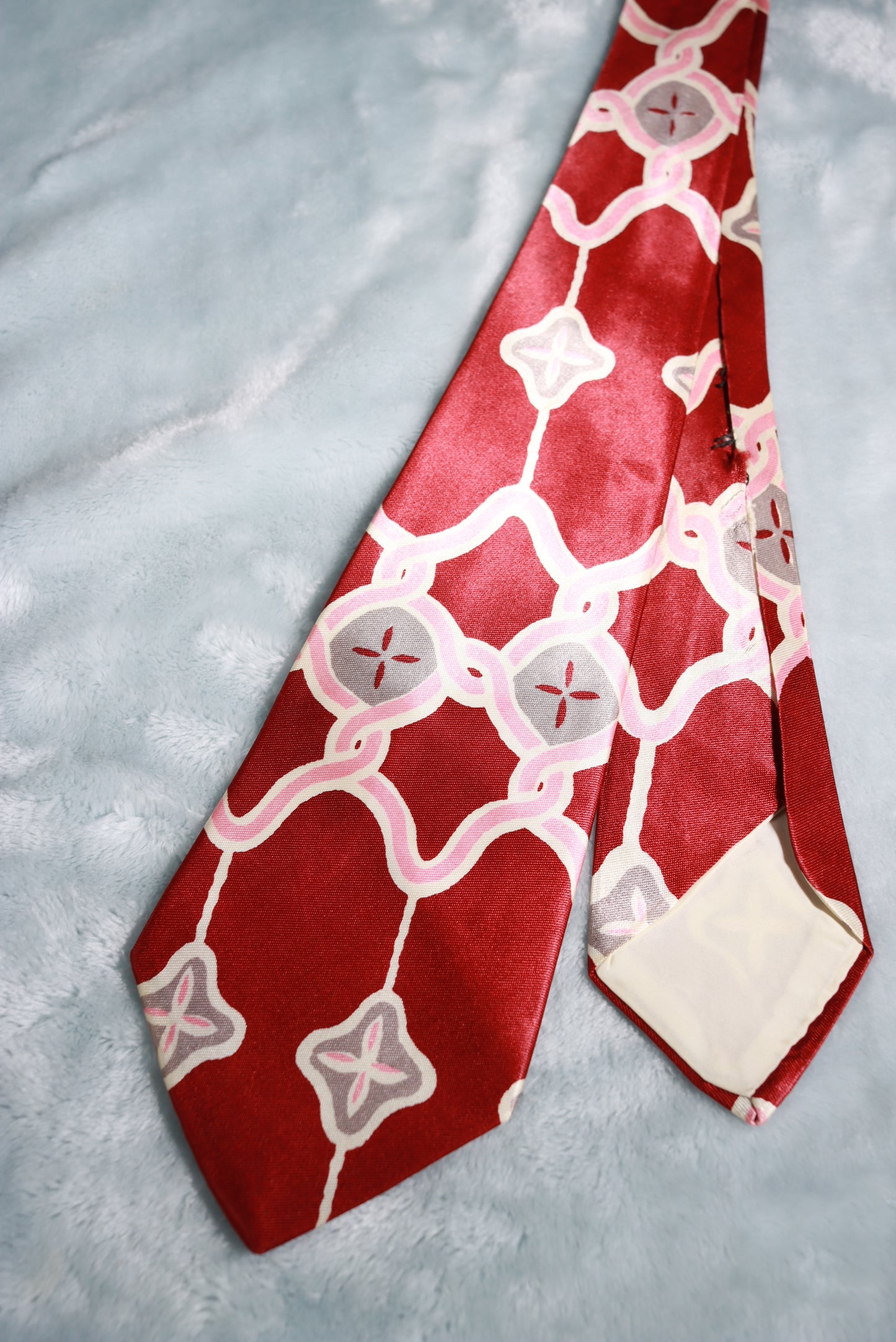 Vintage Burgundy Chain Link Pattern Swing Tie 1940s/50s