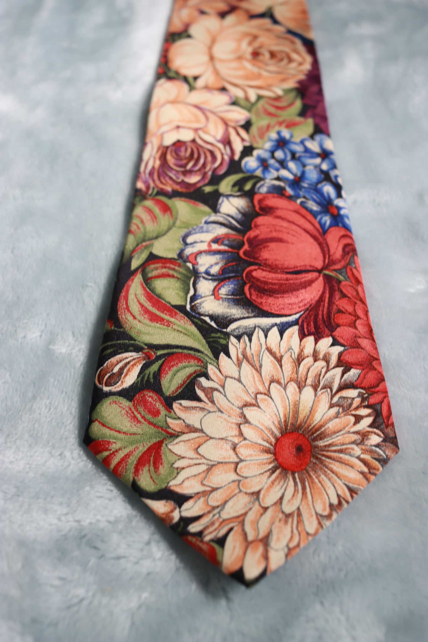 Vintage Hugo Boss Italian 100% Silk Floral Tie