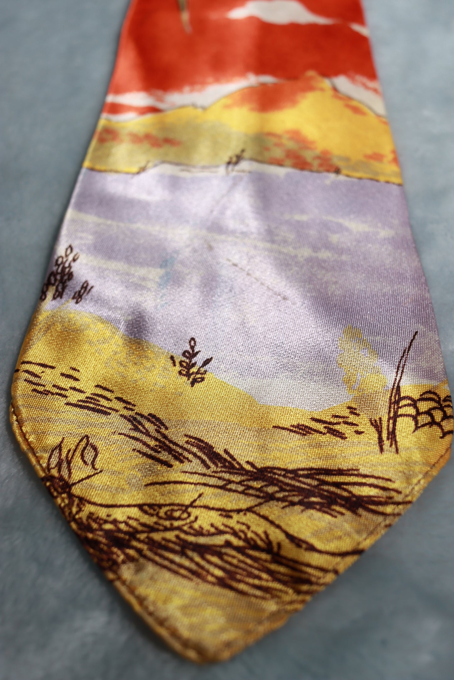 Vintage Satin Flying Pheasant Swing Tie 1940s/50s